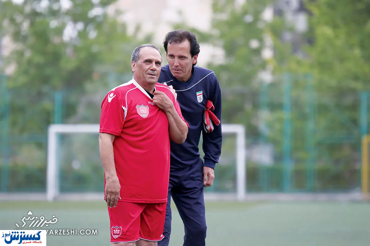 کری خوانی یک پرسپولیسی خطاب به آبی ها + عکس