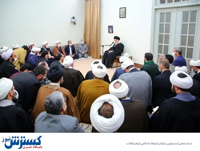 رهبر انقلاب : باید در زمینه تولید فکر نو و تبدیل آن به محصولات فاخر فعال شوید