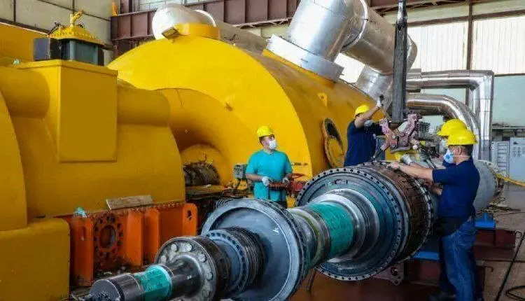 نیروگاه ۶۵ ساله معدن چادرملو در مدار تولید