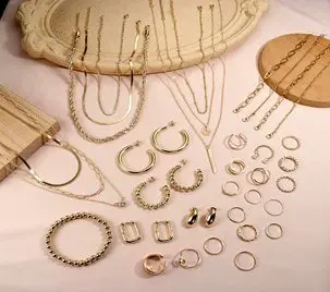 راهنمای جامع خرید دستبند، زنجیر و حلقه طلا: نکات مهم قبل از خرید